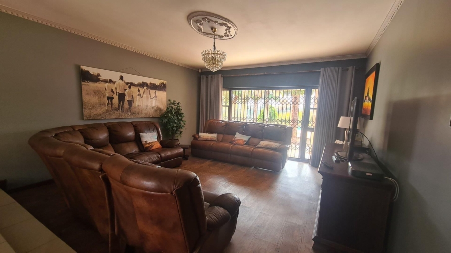 5 Bedroom Property for Sale in Wilgeboom A H North West